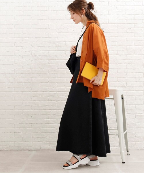 SHOO・LA・RUE(シューラルー)の「◆ポンチョ風前あきシャツ(シャツ/ブラウス・レディース・ライトブルー/カーキ/オレンジ/ホワイト系・00)」の16枚目の写真