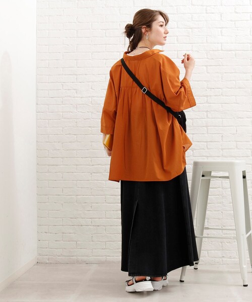 SHOO・LA・RUE(シューラルー)の「◆ポンチョ風前あきシャツ(シャツ/ブラウス・レディース・ライトブルー/カーキ/オレンジ/ホワイト系・00)」の17枚目の写真