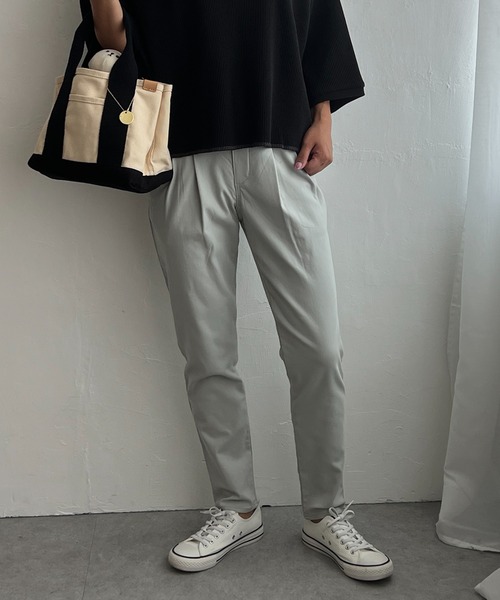 LBC(エルビーシー)の「※WEB限定※防寒美脚テーパードパンツ(その他パンツ・レディース・マスタード/ネイビー/ライトグレー/スカイブルー/ブラック・S/L/M)」の3枚目の写真