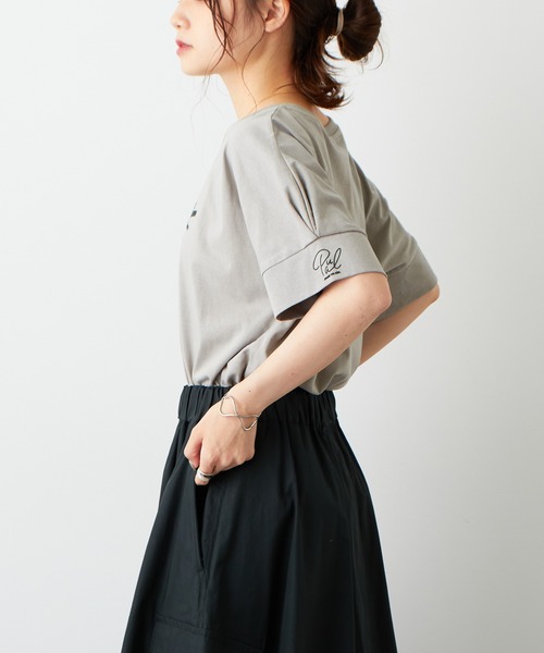 PUAL CE CIN（ピュアルセシン）の「オーガニックコットンフロッキープリントTシャツ（Tシャツ/カットソー・レディース・ナチュラル/グレイッシュベージュ・FREE）」の3枚目の写真