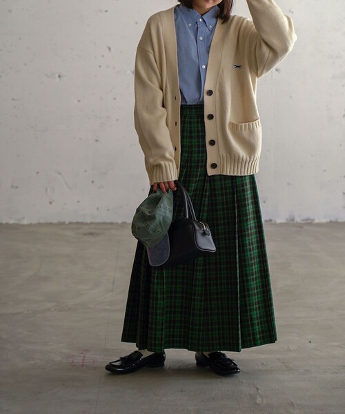 FREAK'S STORE（フリークスストア）の「TOWN CRAFT × FREAK'S STORE/タウンクラフト　別注 ベーシックニットカーディガン【一部WEB限定】（カーディガン/ボレロ・レディース・グリーン/オフホワイト/レッド/ネイビー/マスタード/ブラック・ﾌﾘ-）」の7枚目の写真