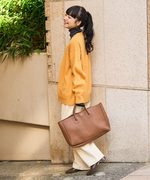 FREAK'S STORE（フリークスストア）の「TOWN CRAFT × FREAK'S STORE/タウンクラフト　別注 ベーシックニットカーディガン【一部WEB限定】（カーディガン/ボレロ・レディース・グリーン/オフホワイト/レッド/ネイビー/マスタード/ブラック・ﾌﾘ-）」の11枚目の写真