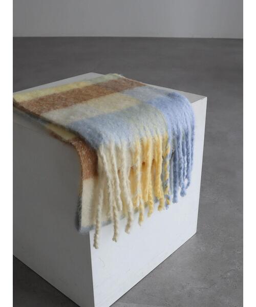 AMERICAN HOLIC（アメリカンホリック）の「ブークレフリンジストール（ストール/ショール・レディース・オフホワイト/イエロー/ブルー/パープル・FREE）」の14枚目の写真