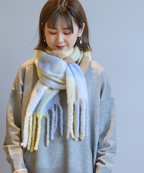 AMERICAN HOLIC（アメリカンホリック）の「ブークレフリンジストール（ストール/ショール・レディース・オフホワイト/イエロー/ブルー/パープル・FREE）」の2枚目の写真