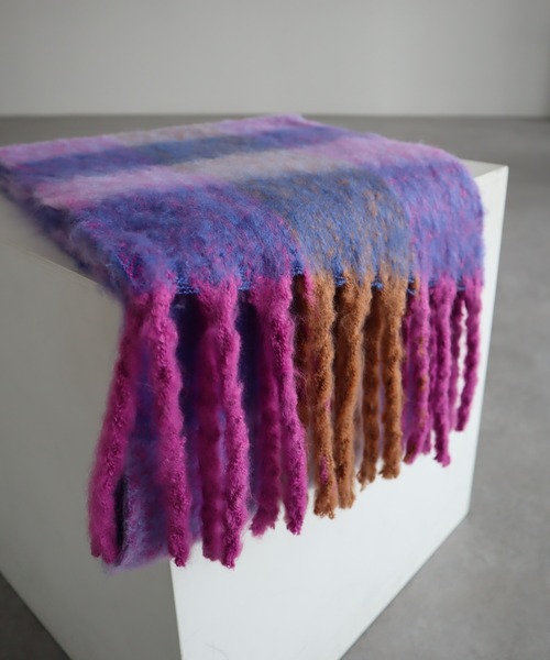 AMERICAN HOLIC（アメリカンホリック）の「ブークレフリンジストール（ストール/ショール・レディース・オフホワイト/イエロー/ブルー/パープル・FREE）」の6枚目の写真