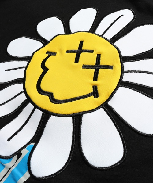 SMILEY FACE(スマイリーフェイス)の「【SMILEY FACE/スマイリーフェイス】フラワースマイルロングスリーブTシャツ(Tシャツ/カットソー・メンズ・ホワイト/ブラック/グリーン・44/46)」の16枚目の写真