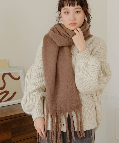 Bab(バブ)の「起毛シャギーライクマフラー(マフラー・レディース・ブラウン/アイボリー/ブラック/ピンクベージュ/サンドベージュ・ONESIZE)」の3枚目の写真