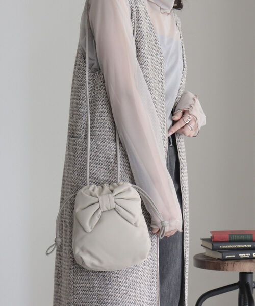 fredy repit（フレディレピ）の「リボンキンチャクポシェット（ショルダーバッグ・レディース・ブラック/チャコールグレー/キナリ・FREE）」の12枚目の写真