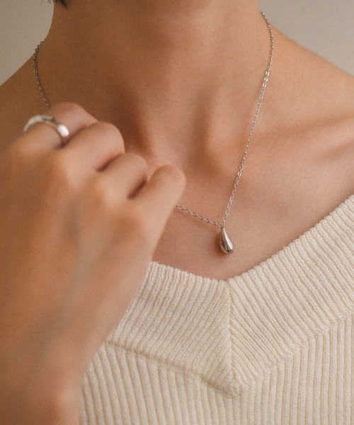 styiro（スタイロ）の「【金アレ対応/サージカルステンレス316L】華奢ドロップネックレス /レイヤード・重ね付け対応 /オフィス・デイリー（ネックレス・レディース・シルバー/ゴールド・FREE）」の8枚目の写真