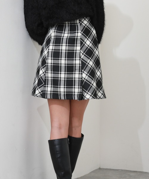 Cheek（チーク）の「ロービングチェックチェックミニスカート（スカート・レディース・ブラック/オフホワイト/グレー・SMALL/MEDIUM）」の12枚目の写真
