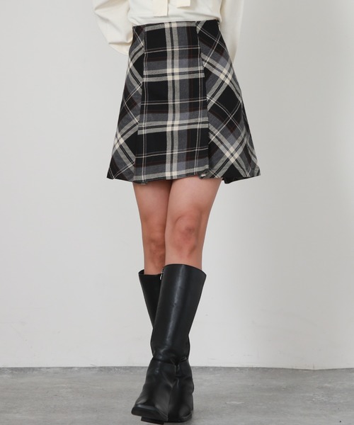 Cheek（チーク）の「ロービングチェックチェックミニスカート（スカート・レディース・ブラック/オフホワイト/グレー・SMALL/MEDIUM）」の6枚目の写真