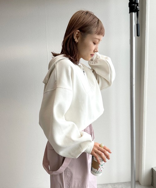 w closet(ダブルクローゼット)の「ハーフジップセーラーカラープルオーバー(スウェット・レディース・グレー/オフホワイト/スミクロ・FREE)」の9枚目の写真