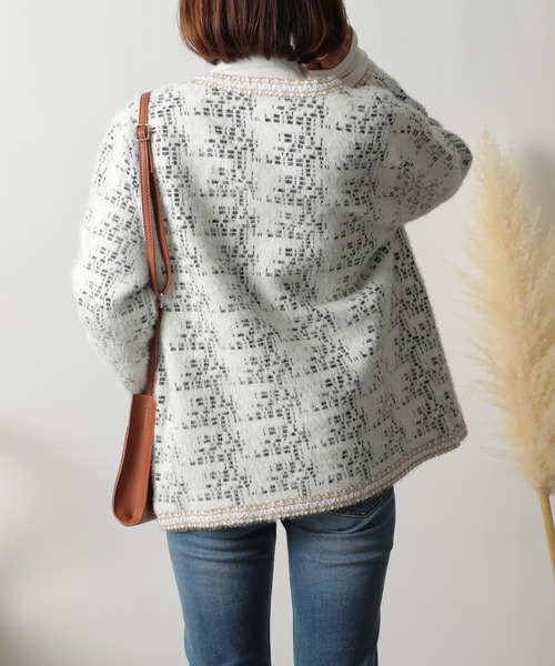 MAISON BREEZE(メゾンブリーズ)の「【MAISON BREEZE】ノーカラーツイード風ニットジャケット SCCH289(その他アウター・レディース・ホワイト/ブラック・FREE)」の14枚目の写真