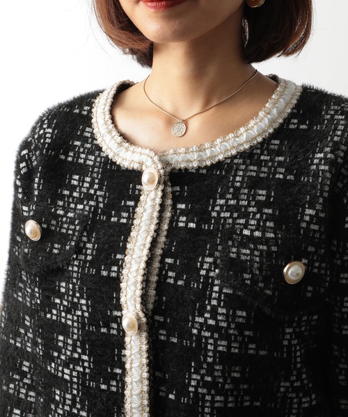 MAISON BREEZE(メゾンブリーズ)の「【MAISON BREEZE】ノーカラーツイード風ニットジャケット SCCH289(その他アウター・レディース・ホワイト/ブラック・FREE)」の5枚目の写真