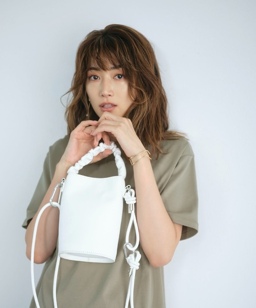 emmi(エミ)の「【emmi atelier】ウエーブバングル(バングル/リストバンド・レディース・ゴールド/シルバー・FREE)」の15枚目の写真