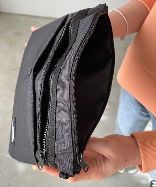 THE NORTH FACE（ザノースフェイス）の「【THE NORTH FACE】ML Light Sling Bag ショルダーバッグ（ショルダーバッグ・レディース・ブラック・FREE）」の6枚目の写真