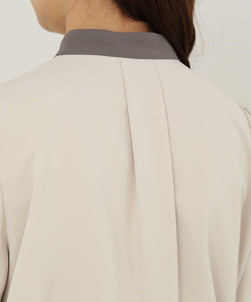N.（N. Natural Beauty Basic）（エヌエヌナチュラルビューティーベーシック）の「◆バイカラー５分袖とろみブラウス（シャツ/ブラウス・レディース・ホワイト系その他/ベージュ系その他/ホワイト・MEDIUM）」の11枚目の写真