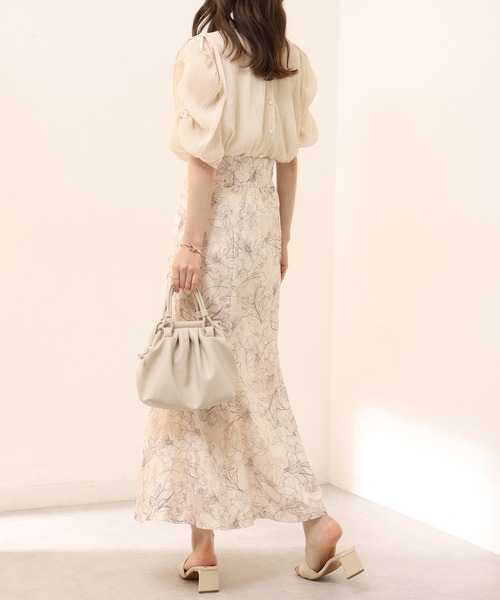 one after another NICE CLAUP（ワンアフターアナザーナイスクラップ）の「花柄ロングスカート【ZOZO限定】（スカート・レディース・ベージュ系その他/アイボリー系/サックスブルー系・FREE）」の7枚目の写真