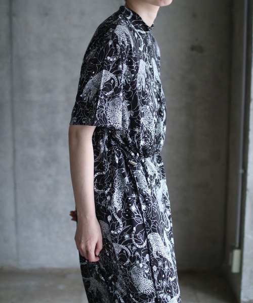 G.V.G.V.(ジーヴィージーヴィー)の「LEOPARD PRINT T SHIRT DRESS(ワンピース・レディース・ブラック・S)」の4枚目の写真