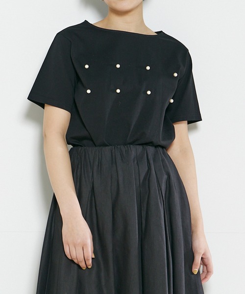INED CLARO（イネドクラロ）の「パールTシャツ（Tシャツ/カットソー・レディース・ブラック/ライトグリーン・フリー）」の2枚目の写真