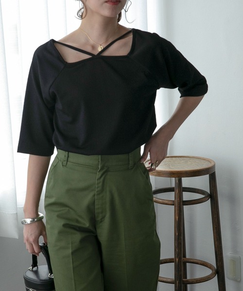 Anss.me（アンスミー）の「【Anss.me】バックオープンスクエアネックストラップTシャツ（Tシャツ/カットソー・レディース・ブラック/アイボリー/カーキ/ブラウン・FREE）」の5枚目の写真