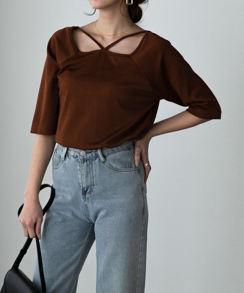 Anss.me（アンスミー）の「【Anss.me】バックオープンスクエアネックストラップTシャツ（Tシャツ/カットソー・レディース・ブラック/アイボリー/カーキ/ブラウン・FREE）」の9枚目の写真
