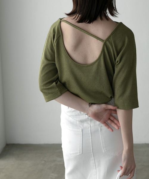 Anss.me（アンスミー）の「【Anss.me】バックオープンスクエアネックストラップTシャツ（Tシャツ/カットソー・レディース・ブラック/アイボリー/カーキ/ブラウン・FREE）」の12枚目の写真