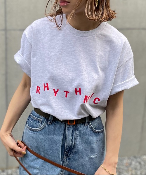 mi via loca（ミヴィアロカ）の「GILDAN リズミックロゴT半袖シャツ 【MVL007 ※2A】（Tシャツ/カットソー・レディース・ブラック/オフホワイト/オートミール・MEDIUM/LARGE）」の3枚目の写真