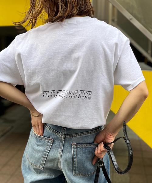 mi via loca（ミヴィアロカ）の「GILDAN リズミックロゴT半袖シャツ 【MVL007 ※2A】（Tシャツ/カットソー・レディース・ブラック/オフホワイト/オートミール・MEDIUM/LARGE）」の7枚目の写真