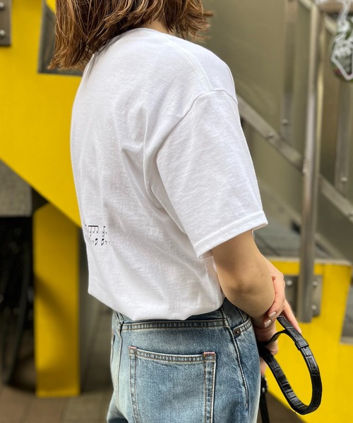 mi via loca（ミヴィアロカ）の「GILDAN リズミックロゴT半袖シャツ 【MVL007 ※2A】（Tシャツ/カットソー・レディース・ブラック/オフホワイト/オートミール・MEDIUM/LARGE）」の12枚目の写真