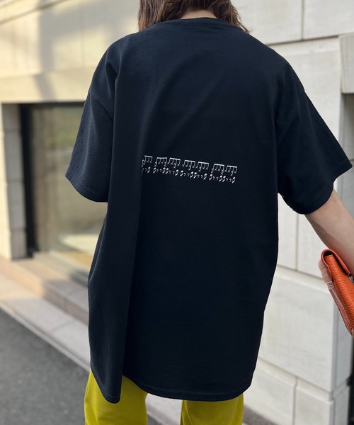 mi via loca（ミヴィアロカ）の「GILDAN リズミックロゴT半袖シャツ 【MVL007 ※2A】（Tシャツ/カットソー・レディース・ブラック/オフホワイト/オートミール・MEDIUM/LARGE）」の9枚目の写真