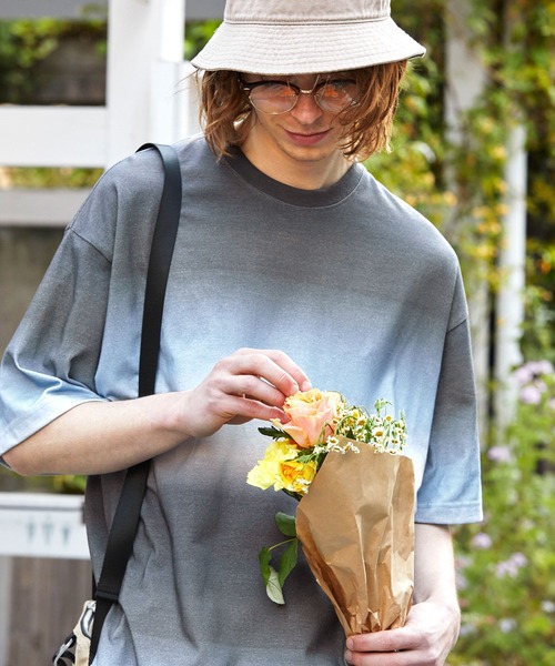 EMMA CLOTHES（エマクローズ）の「グラデーションカラールーズ半袖Tシャツ EMMA CLOTHES（Tシャツ/カットソー・メンズ・ブラック系/ベージュ系/ブルー系/グリーン系・M/L）」の11枚目の写真