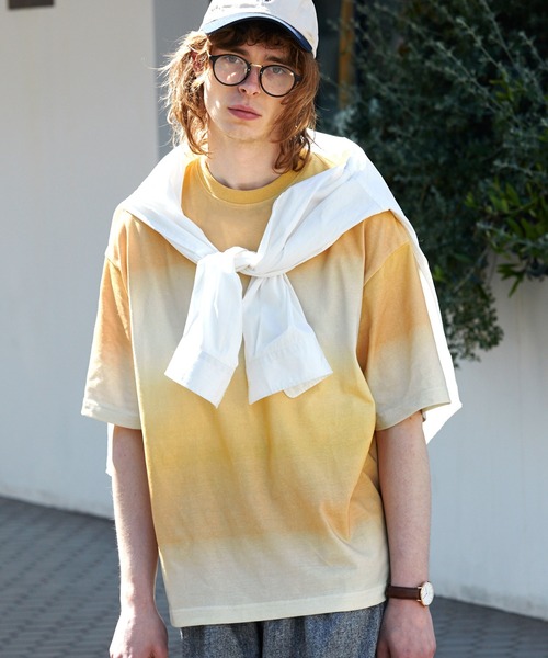 EMMA CLOTHES（エマクローズ）の「グラデーションカラールーズ半袖Tシャツ EMMA CLOTHES（Tシャツ/カットソー・メンズ・ブラック系/ベージュ系/ブルー系/グリーン系・M/L）」の5枚目の写真