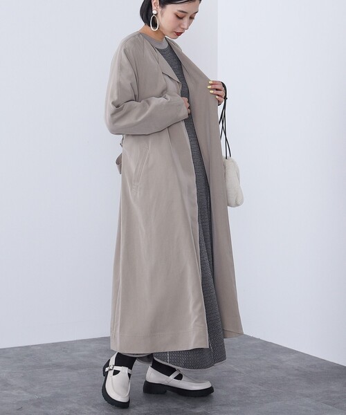 BEAMS HEART(ビームスハート)の「BEAMS HEART / ノーカラー ソフトトレンチコート(トレンチコート・レディース・オリーブ/ブルー/ベージュ・SMALL/MEDIUM)」の6枚目の写真