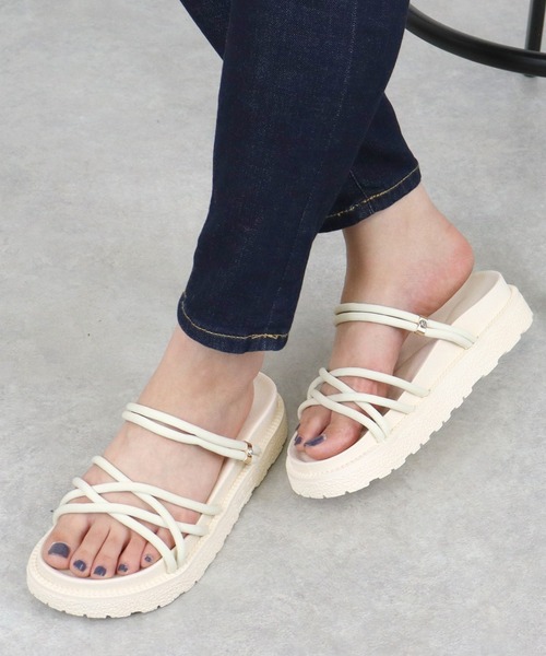 AAA+（サンエープラス）の「AAA+ /  スポーツサンダル　コードストラップサンダル/ナローストラップサンダル  コード（ナロー）華奢ストラップサンダル2WAYスポーツサンダル ギャザーストラップスポーツサンダル(3700)(3701)(3702)（サンダル・レディース・アイボリー系1/ブラック系1/アイボリー系2/ブラック系2/ブラック/アイボリー・L/LL/S/M）」の5枚目の写真