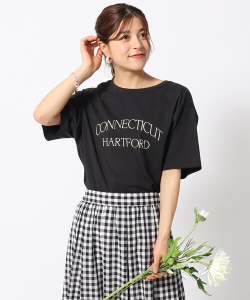 SHOO・LA・RUE（シューラルー）の「◆【接触冷感/プチプラ】大人カラフル プリントTシャツ（Tシャツ/カットソー・レディース・ベージュ系その他7/グリーン系その他3/ブラック系1/ネイビー系8/ブルー系/パープル系5/イエロー系3/ピンク系7/チャコール/ホワイト系その他3/ホワイト系その他5/ホワイト系その他・04/03/02）」の5枚目の写真