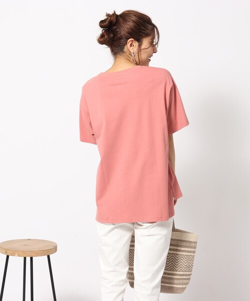 SHOO・LA・RUE（シューラルー）の「◆【接触冷感/プチプラ】大人カラフル プリントTシャツ（Tシャツ/カットソー・レディース・ベージュ系その他7/グリーン系その他3/ブラック系1/ネイビー系8/ブルー系/パープル系5/イエロー系3/ピンク系7/チャコール/ホワイト系その他3/ホワイト系その他5/ホワイト系その他・04/03/02）」の17枚目の写真