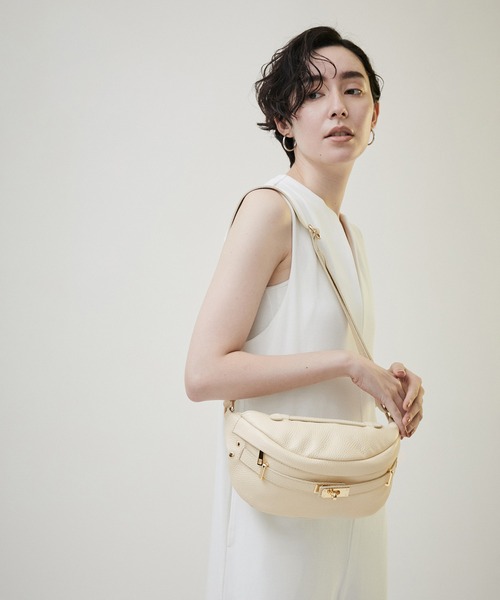 SALON adam et rope'（サロン アダム エ ロペ）の「【AULENTTI（オーレンティ）】ボディバッグ（ボディバッグ/ウエストポーチ・レディース・ブラック/ベージュ系その他・FREE）」の3枚目の写真