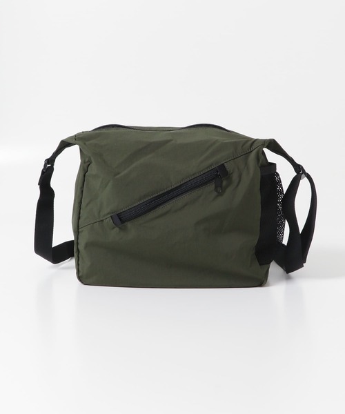 URBAN RESEARCH DOORS(アーバンリサーチドアーズ)の「Micro Ripstop Shoulder(ショルダーバッグ・メンズ・ブラック/ベージュ/カーキ・-)」の12枚目の写真