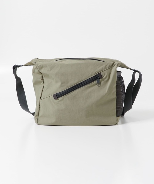 URBAN RESEARCH DOORS(アーバンリサーチドアーズ)の「Micro Ripstop Shoulder(ショルダーバッグ・メンズ・ブラック/ベージュ/カーキ・-)」の14枚目の写真