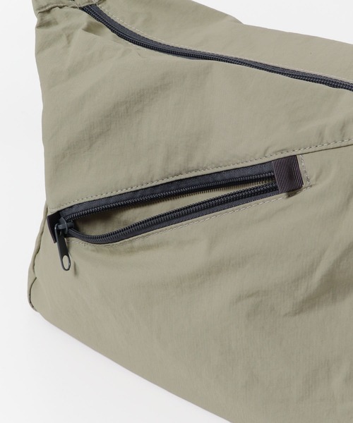 URBAN RESEARCH DOORS(アーバンリサーチドアーズ)の「Micro Ripstop Shoulder(ショルダーバッグ・メンズ・ブラック/ベージュ/カーキ・-)」の18枚目の写真