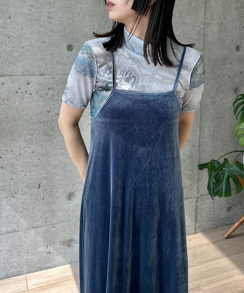 y/m by RIKA（イムバイリカ）の「ベロアバッククロスキャミワンピース（ワンピース・レディース・ブルー/ブラック・FREE）」の12枚目の写真