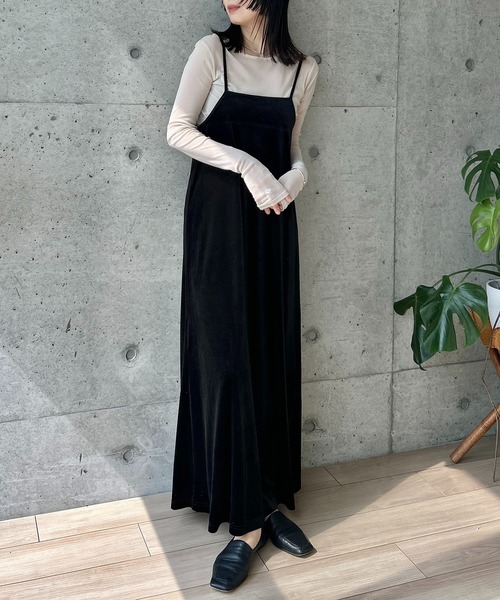 y/m by RIKA（イムバイリカ）の「ベロアバッククロスキャミワンピース（ワンピース・レディース・ブルー/ブラック・FREE）」の17枚目の写真