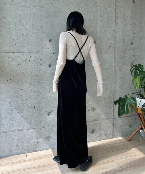 y/m by RIKA（イムバイリカ）の「ベロアバッククロスキャミワンピース（ワンピース・レディース・ブルー/ブラック・FREE）」の18枚目の写真