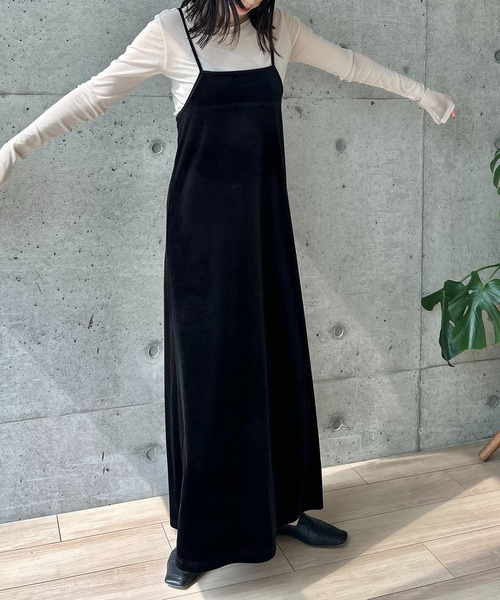 y/m by RIKA（イムバイリカ）の「ベロアバッククロスキャミワンピース（ワンピース・レディース・ブルー/ブラック・FREE）」の20枚目の写真