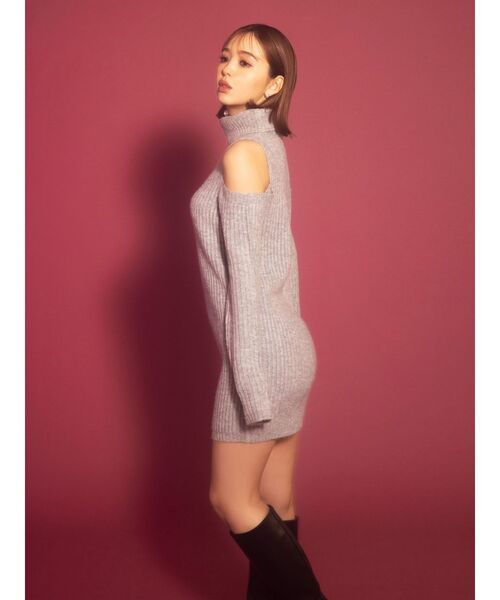 CALNAMUR（カルナムール）の「オープンショルダーニットワンピース（ワンピース・レディース・ベージュ/グレー・FREE）」の14枚目の写真