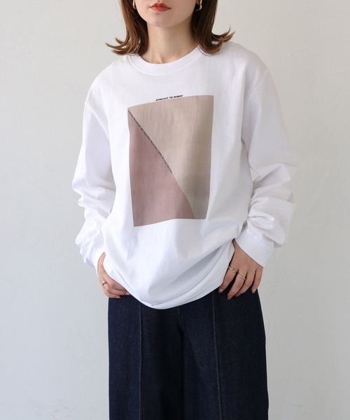 HER CLOSET（ハークローゼット）の「【shemoshelly】WEB限定ニュアンスパネルロゴロンT（Tシャツ/カットソー・レディース・ブラウン/グレイッシュベージュ/ブルー・L/S/M）」の5枚目の写真