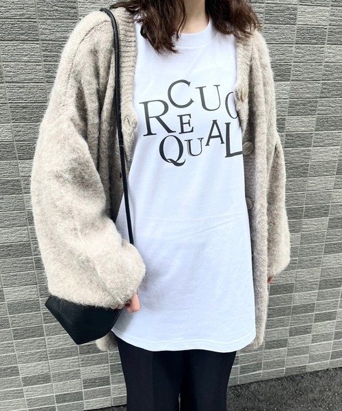 cuorequal(クオレコール)の「トレンドのデザインロゴロンT(Tシャツ/カットソー・レディース・B/A・LARGE/MEDIUM)」の1枚目の写真