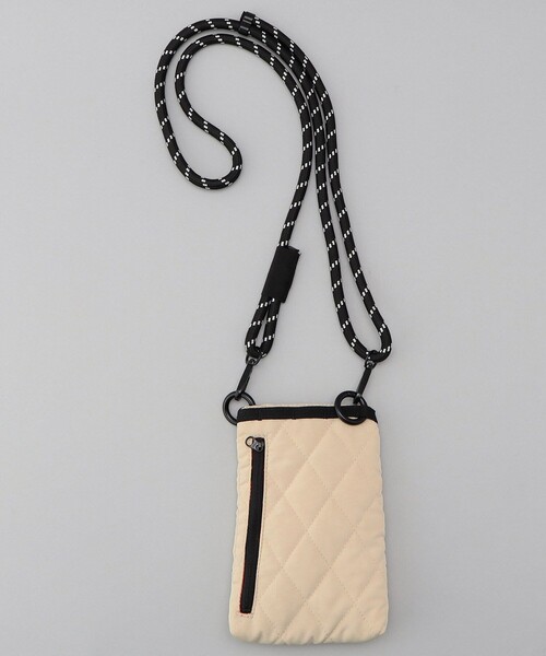 POLeR（ポーラー）の「POLeR × FREAK'S STORE/ポーラー × フリークスストア 別注 PUTTED PHONE BAG / パデット フォーンバッグ（ショルダーバッグ・メンズ・ベージュ/ブラック・ONE SIZE）」の5枚目の写真