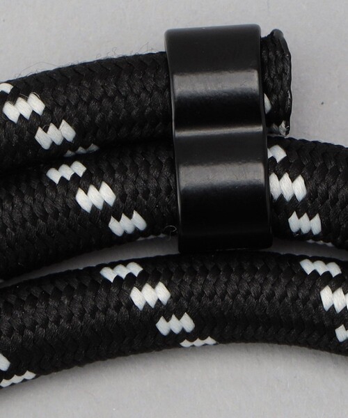 POLeR（ポーラー）の「POLeR × FREAK'S STORE/ポーラー × フリークスストア 別注 PUTTED PHONE BAG / パデット フォーンバッグ（ショルダーバッグ・メンズ・ベージュ/ブラック・ONE SIZE）」の9枚目の写真